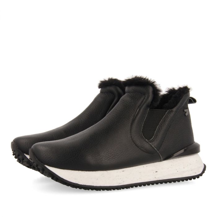BLACK SUPER CONFY SNEAKER BOOTS