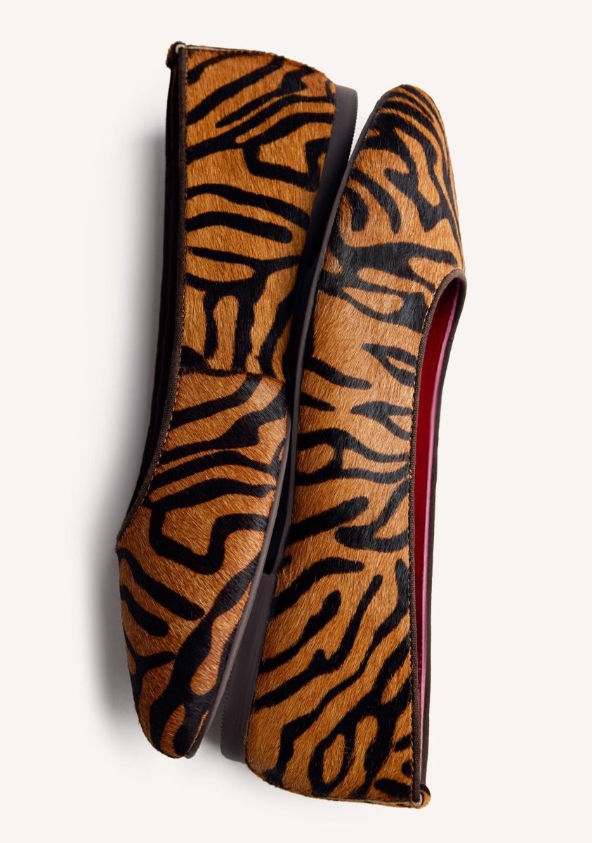 BROWN ANIMAL PRINT ROUND BALLET FLATS