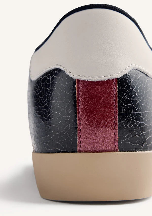 BLACK ULTRA CONFY HIDDEN WEDGE SNEAKERS