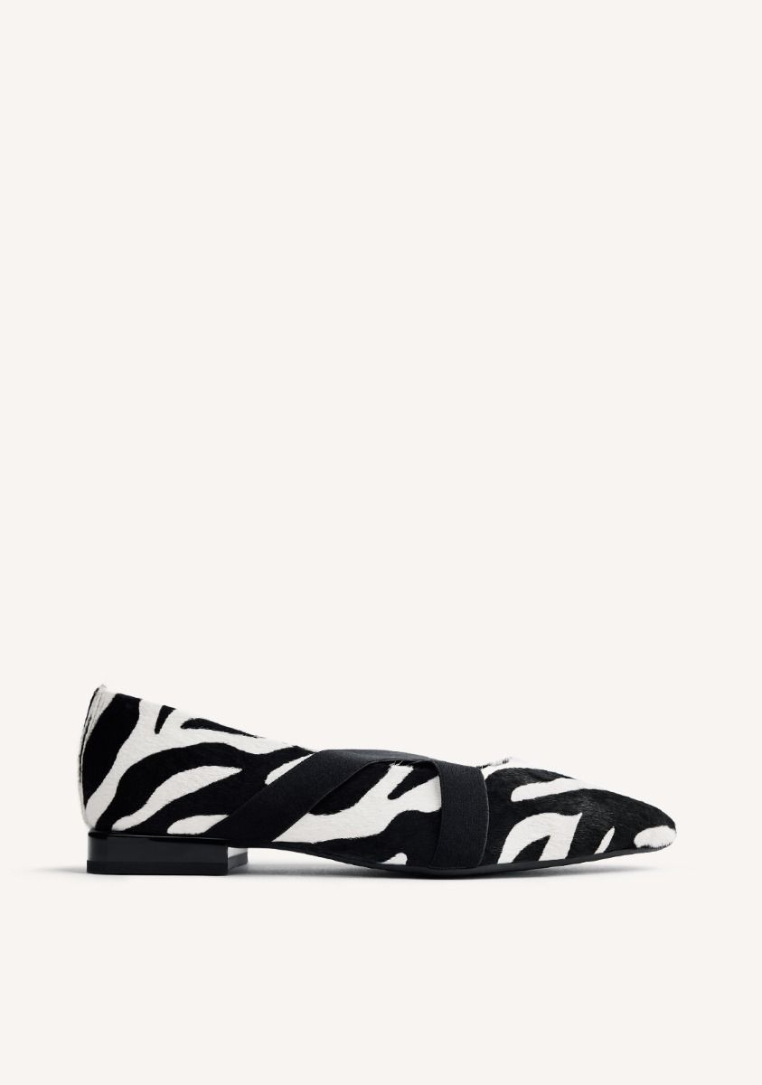 BLACK ANIMAL PRINT CHIC BALLET FLATS