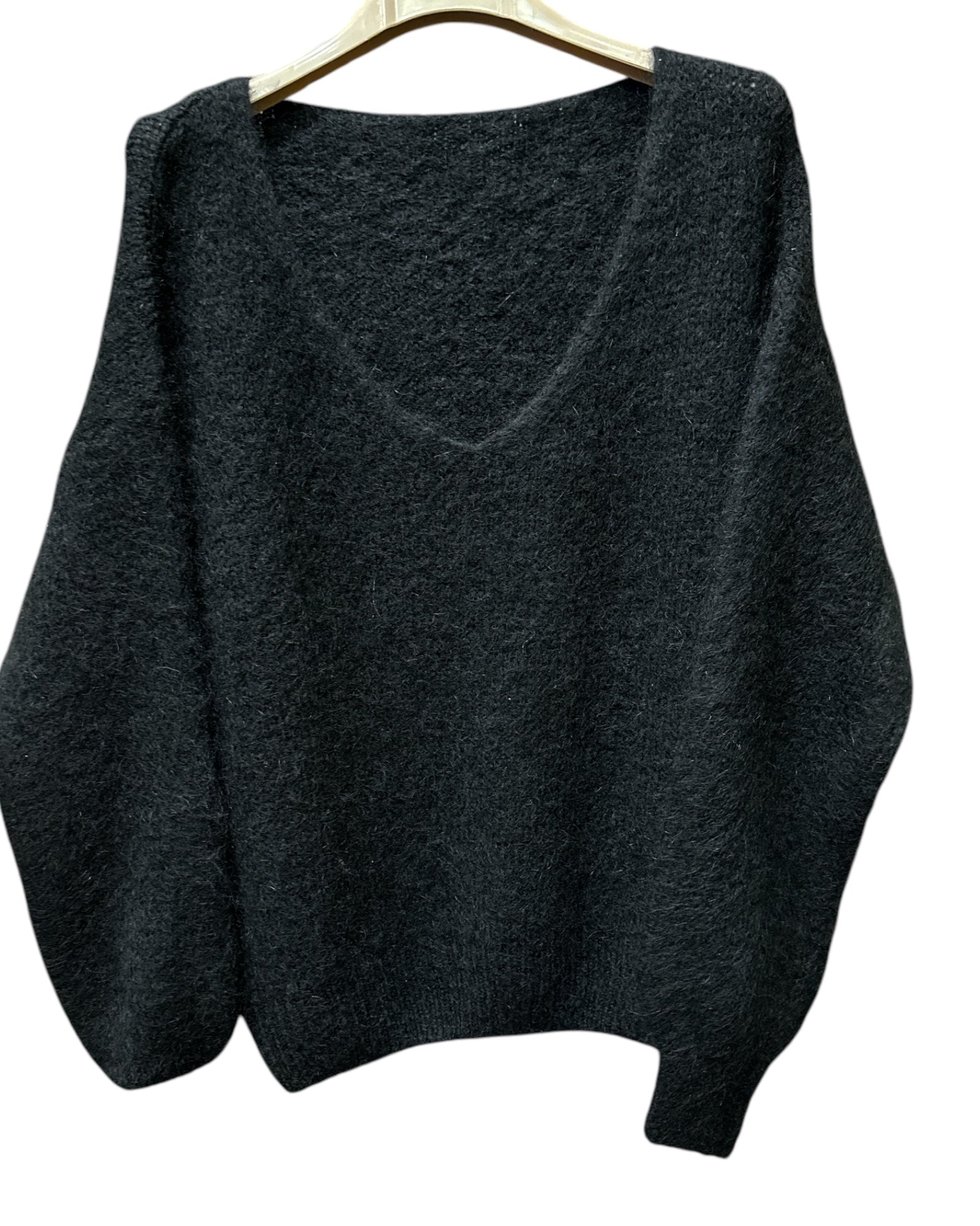 BLACK MOHAIR V PULLOVER