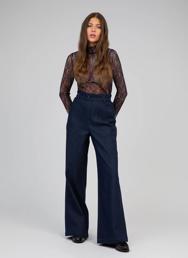 NAVY BLUE CHIC LACE TOP