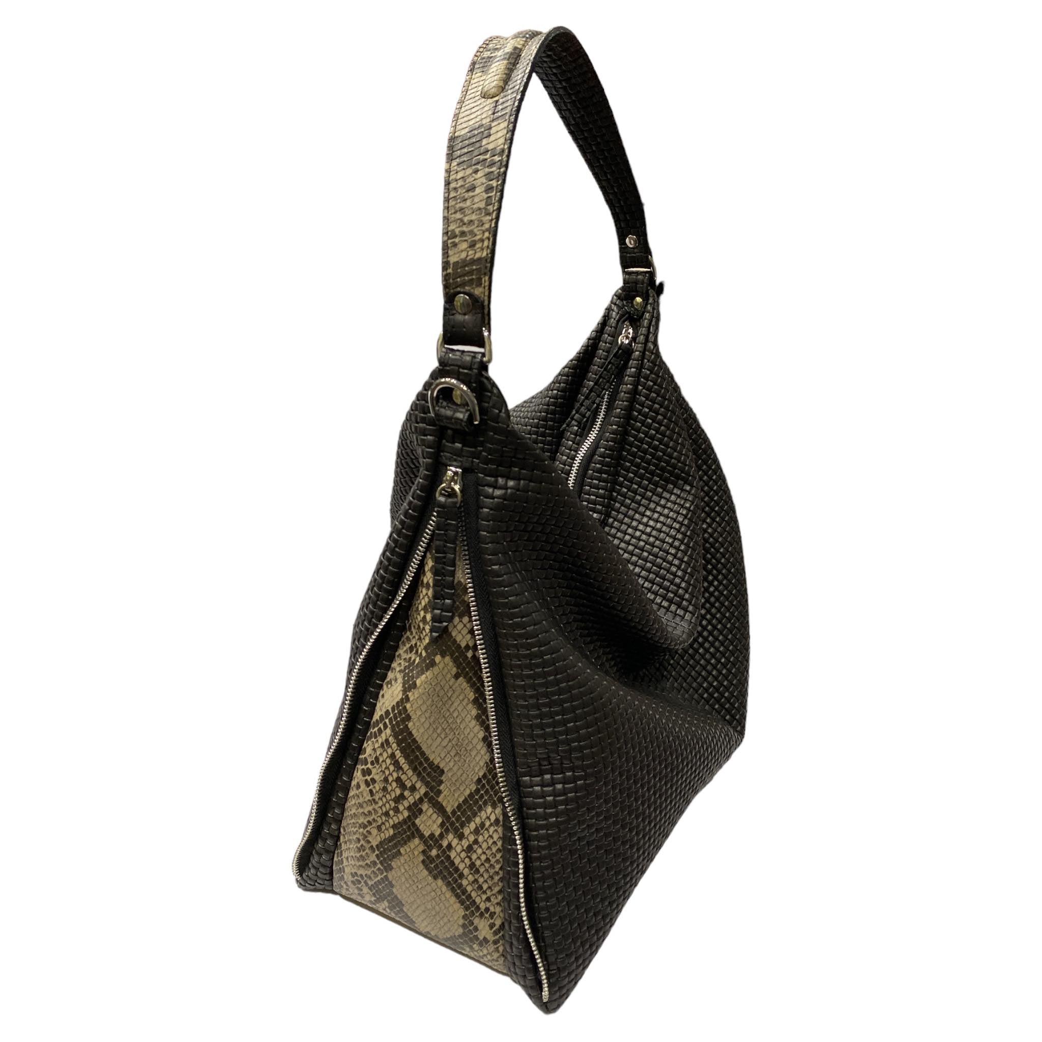 VENUSA. BLACK LEATHER BAG WITH SNAKE-PRINT SIDES