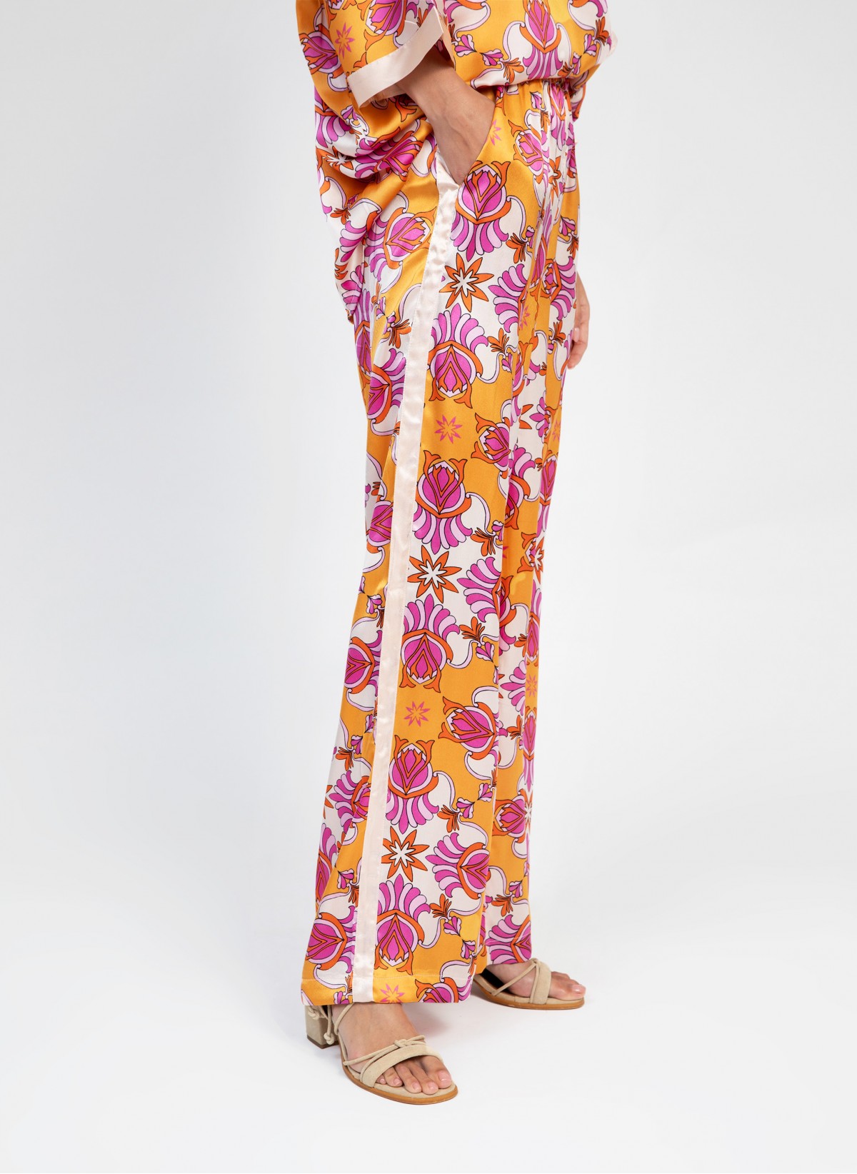 CHIC CORAL FLORAL PANTS