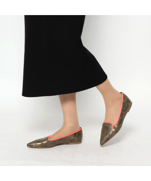 Ella camouflage oil green ballerinas with strong orange details