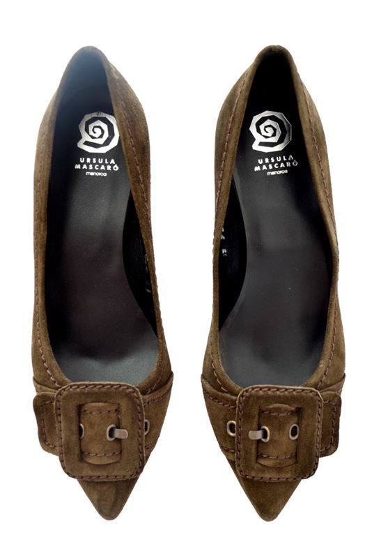 Suede mid heels in olive.