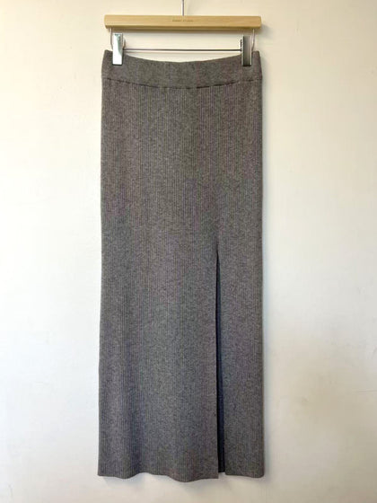 SIDE CUT CHIC SKIRT