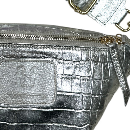 MINI. SILVER 3D LEATHER BELT BAG