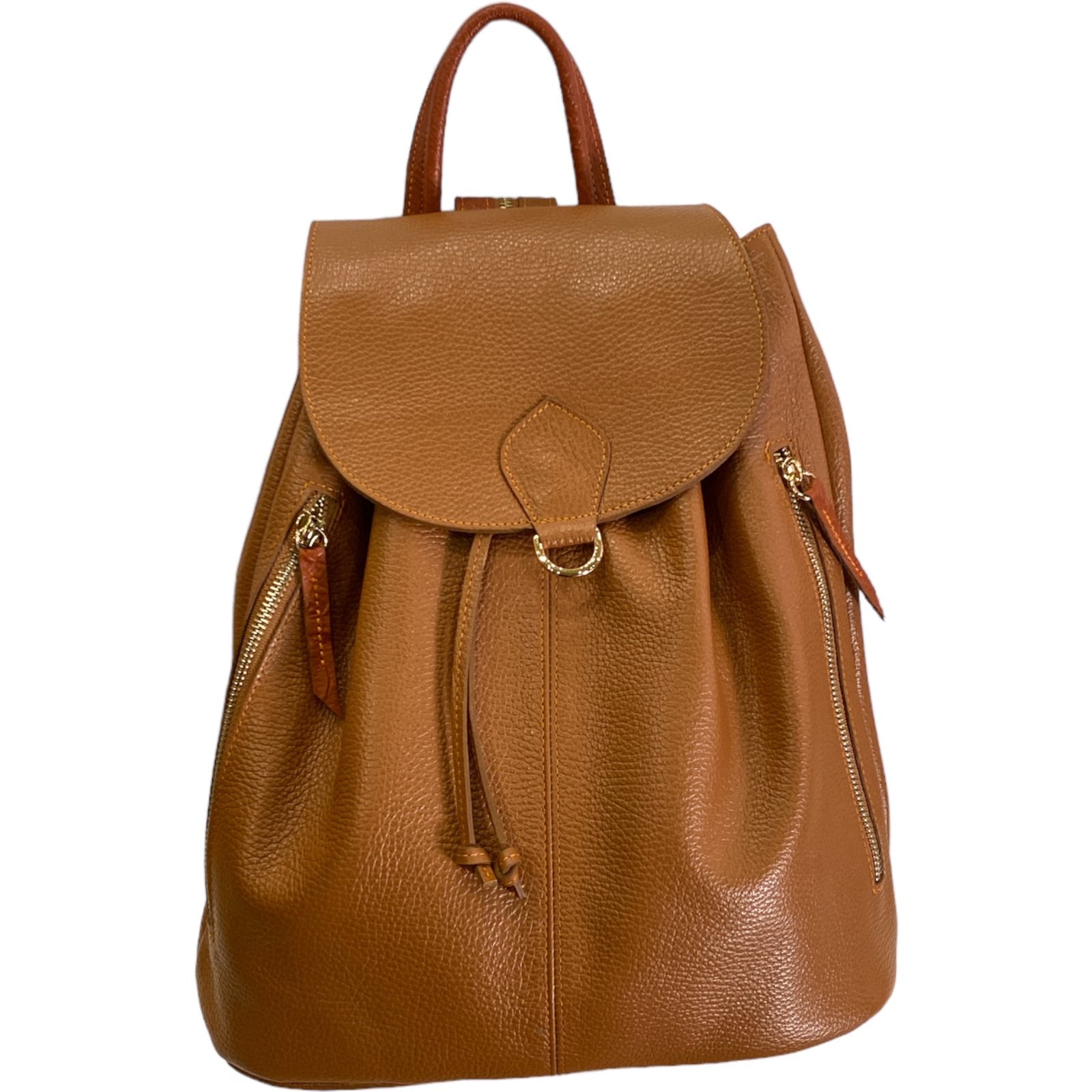 Travelling. Taba leather backpack
