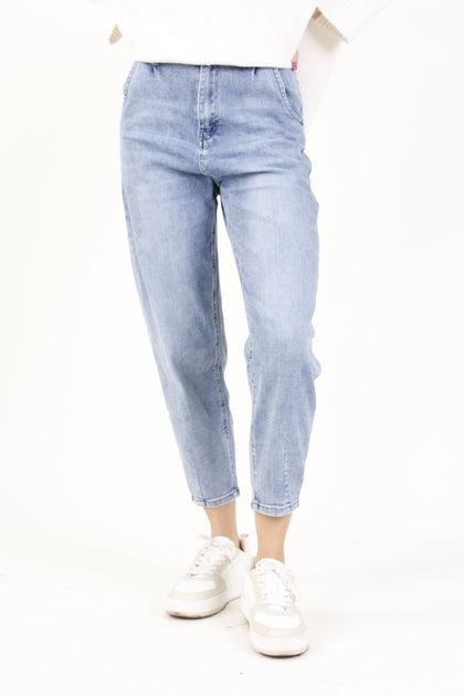 SOFT BAGGY JEANS