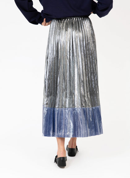 SILVER-BLUE WET LOOK PLEATED SKIRT