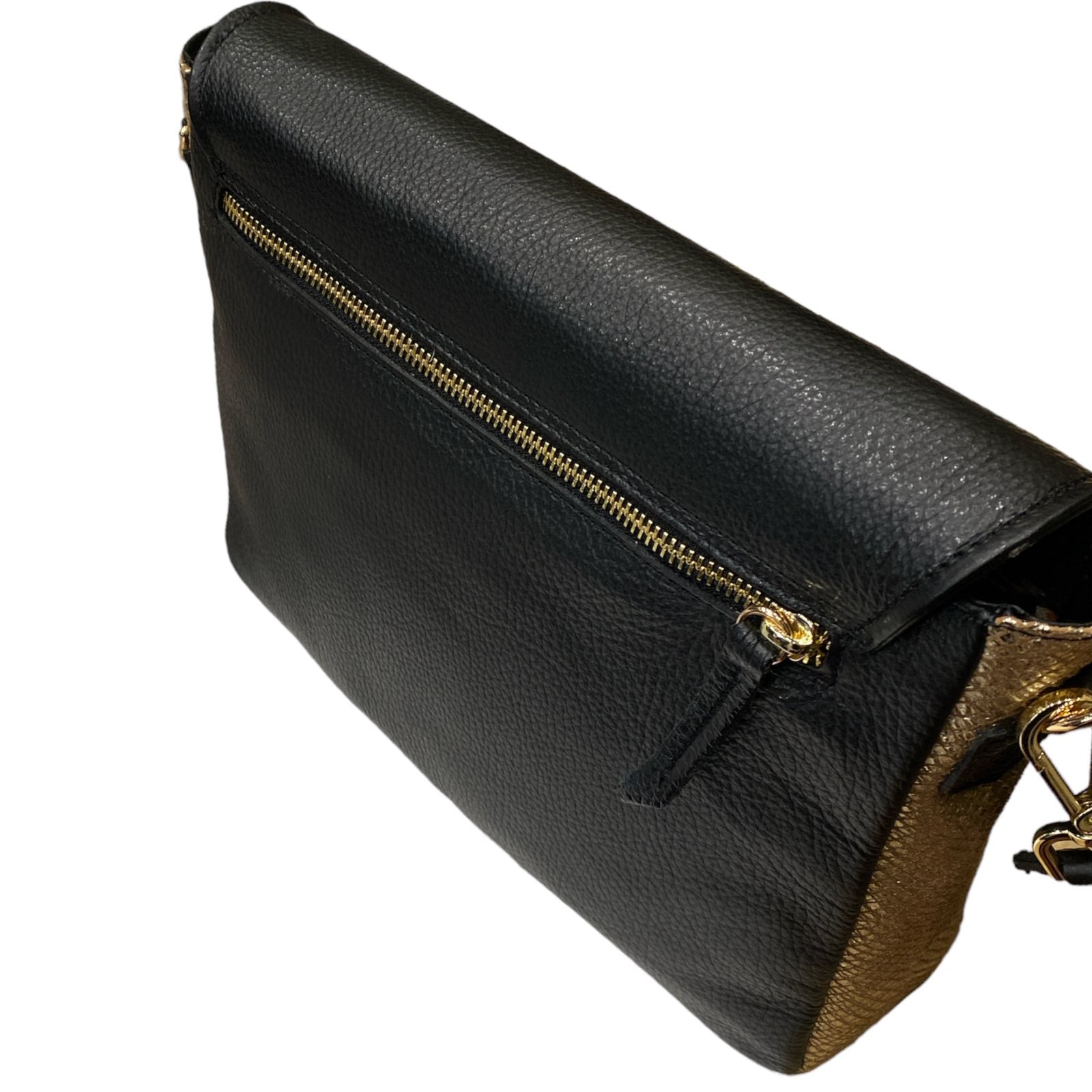 MANDY. BLACK LEATHER WITH GOLD SIDES STATEMENT BAG