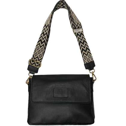 MANDY. BLACK LEATHER WITH SHINE SIDES STATEMENT BAG