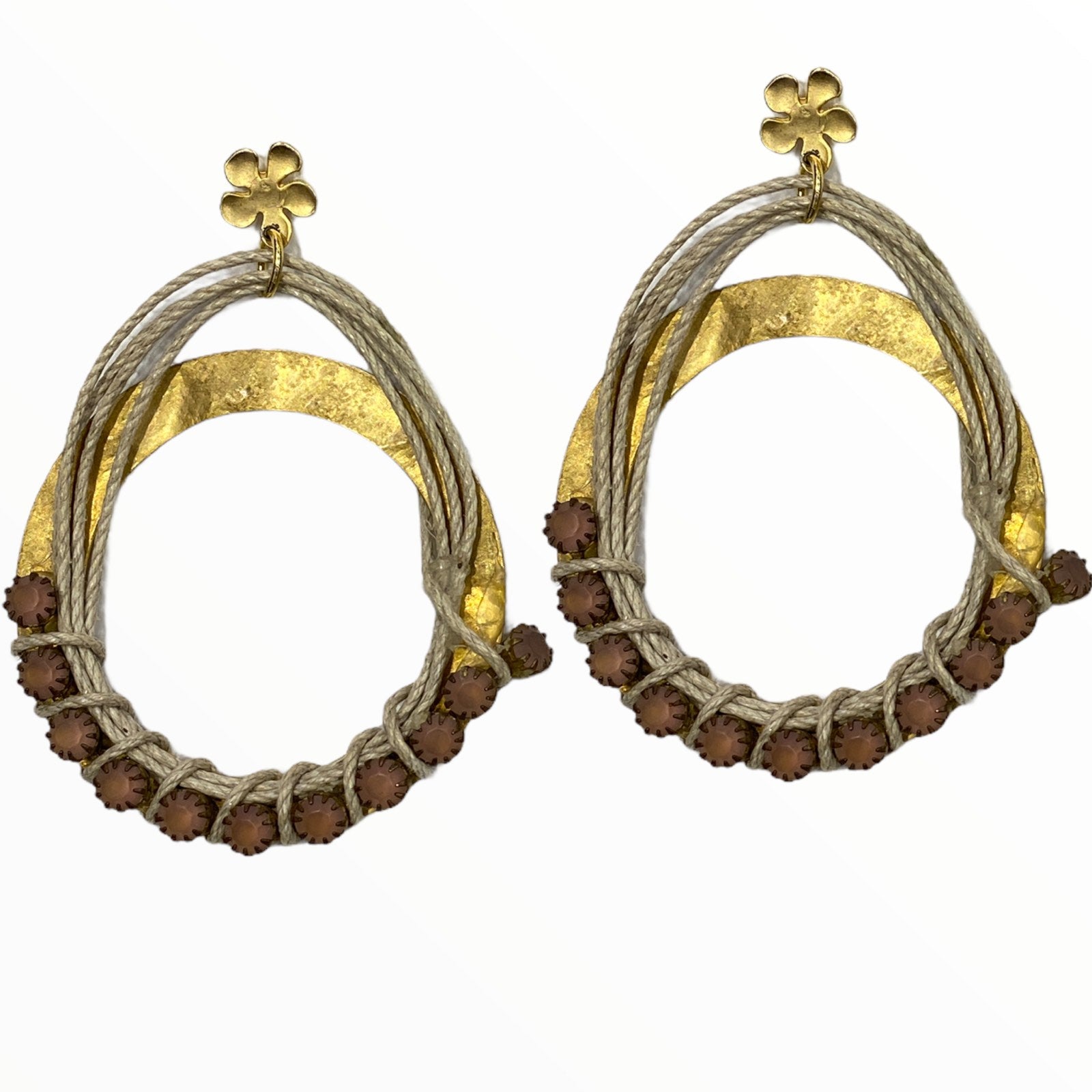 Gold chic earrings with stones