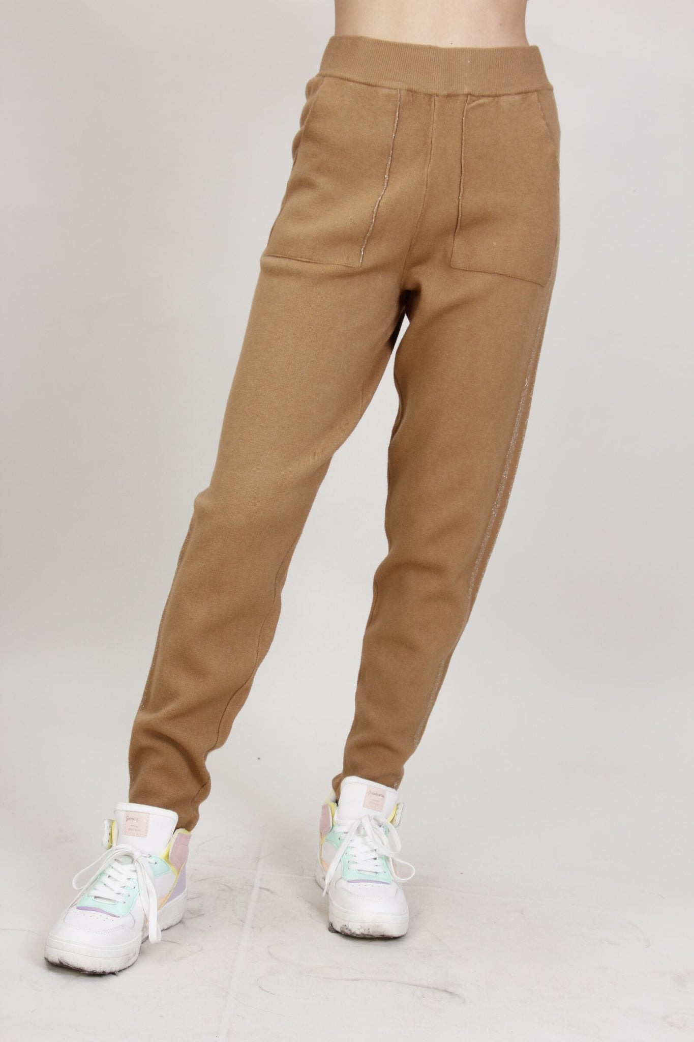 Soft jogger knitted pants with lurex details